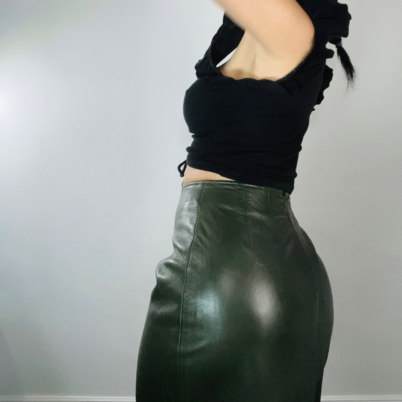Green Leather Skirt - Picture 6 of 7